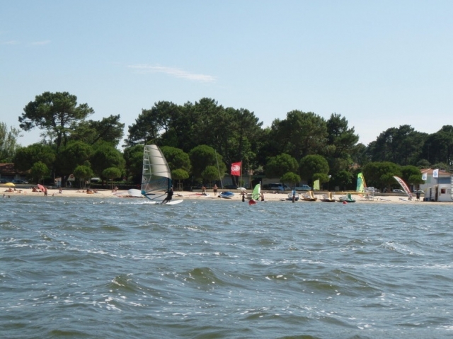  Practica windsurf en Carcans con Force 7 